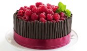 raspberry chocolate cake.jpg
